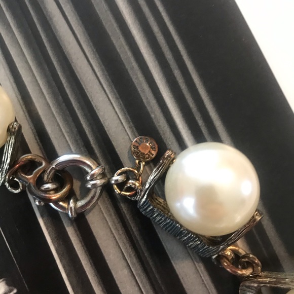 Pearl Necklace with modern twist - Picture 3 of 3